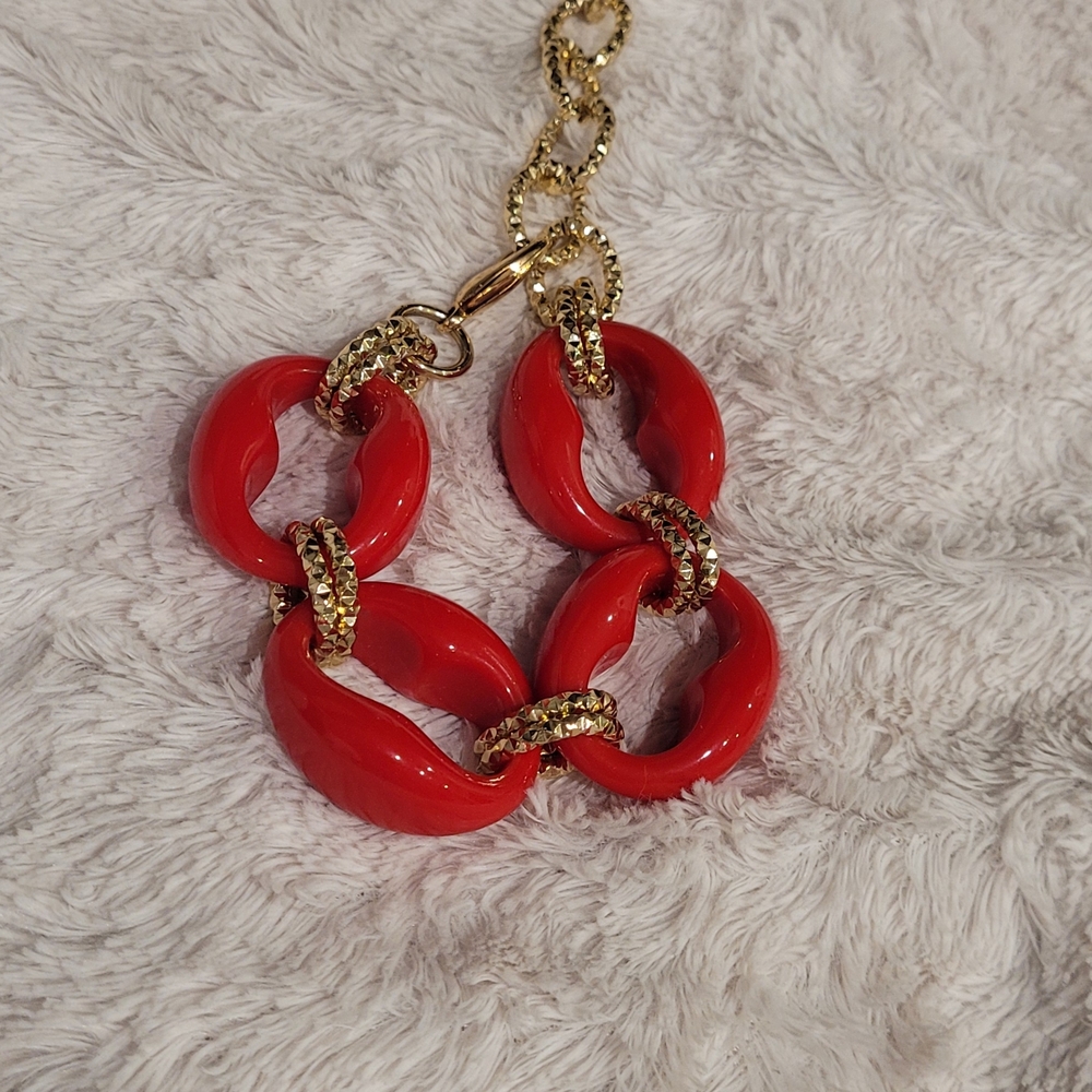 Elegant Red and Gold Chain Necklace